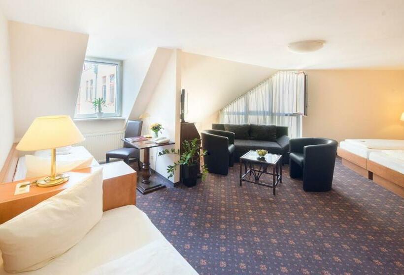Четырехместный Номер Стандарт, Maximilian Hotel & Apartments Weil Am Rhein / Basel