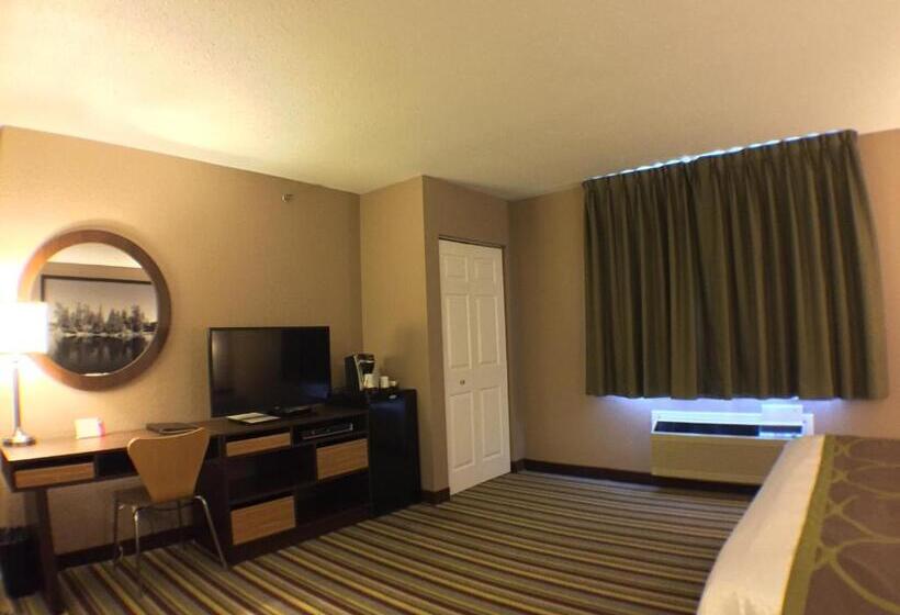 استودیوی لوکس, Super 8 By Wyndham Kenora