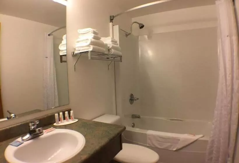 اتاق استاندارد با تخت بزرگ, Super 8 By Wyndham Kenora