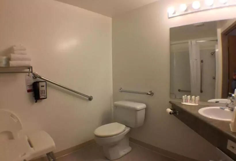 اتاق استاندارد برای معلولان, Super 8 By Wyndham Kenora