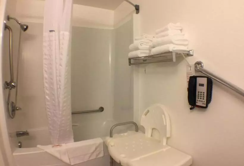 اتاق استاندارد برای معلولان, Super 8 By Wyndham Kenora
