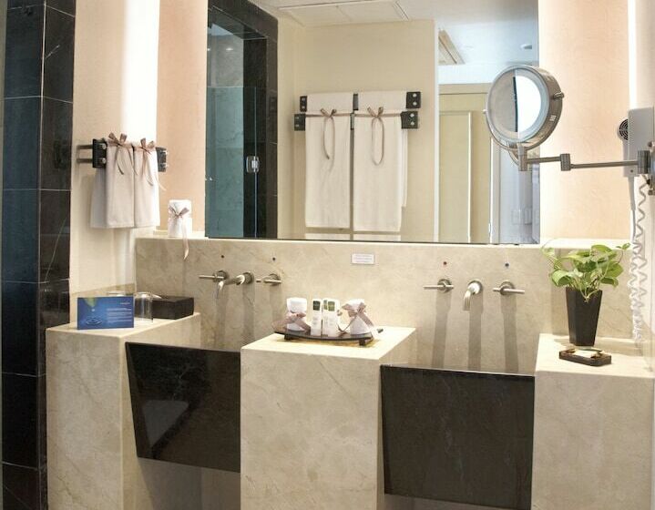 オーシャンビューのプレミアムルーム。, Grand Park Royal Cancun - All Inclusive