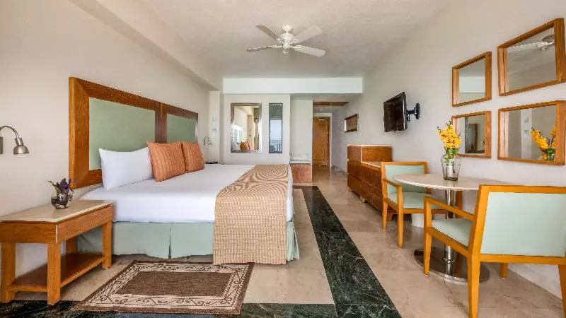 オーシャンビューのプレミアムルーム。, Grand Park Royal Cancun - All Inclusive