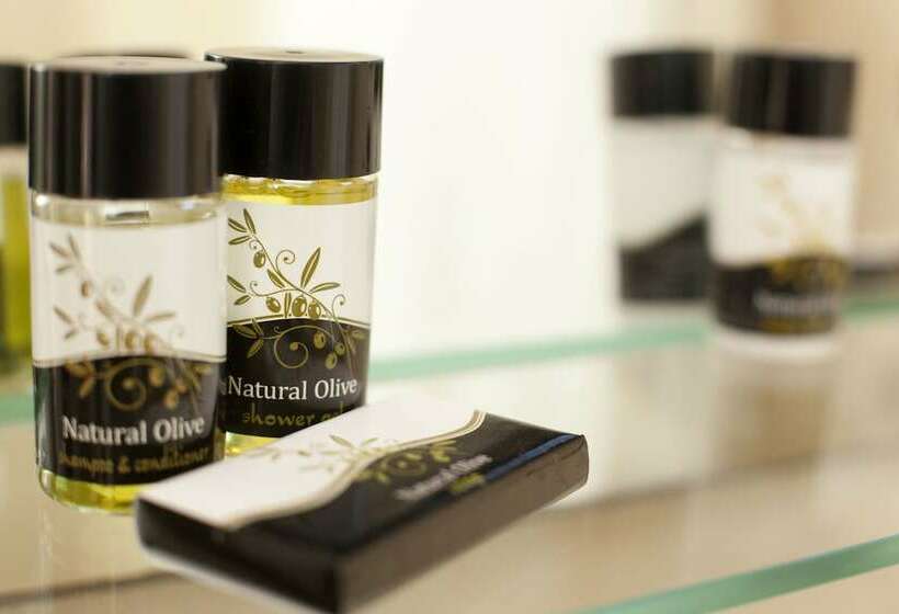 מיטה בחדר משותף, Berdoussis