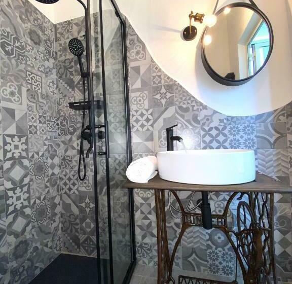 Pokój Deluxe, Canduleri