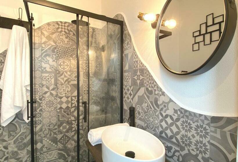 Pokój Deluxe, Canduleri