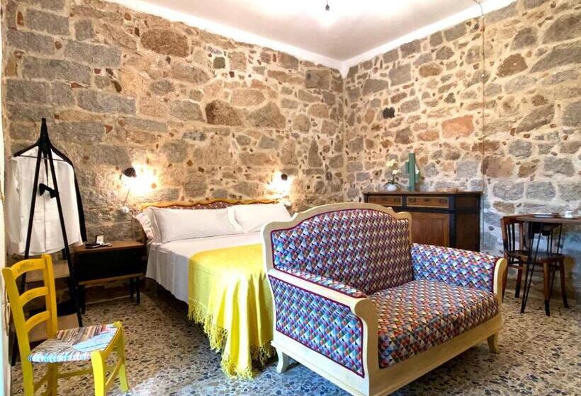 Pokój Deluxe, Canduleri