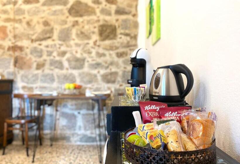 Pokój Deluxe, Canduleri