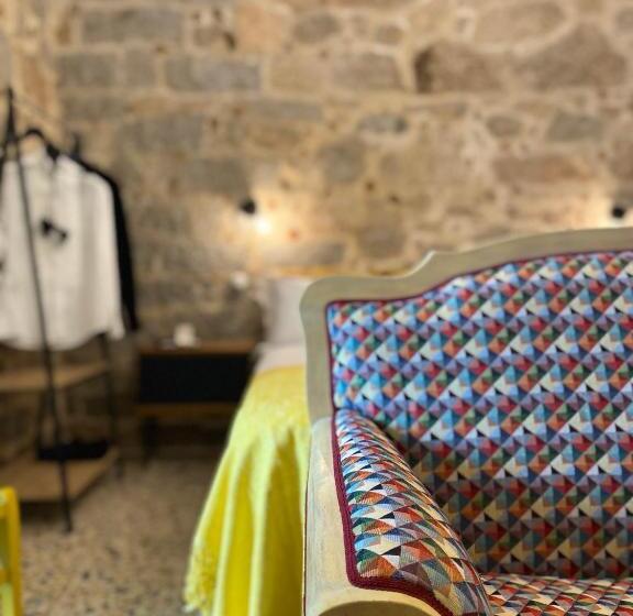 Pokój Deluxe, Canduleri