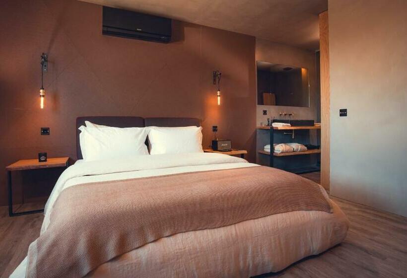 اتاق استاندارد, Charm Nature