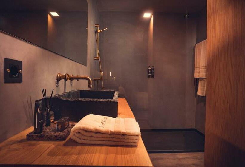 اتاق استاندارد, Charm Nature