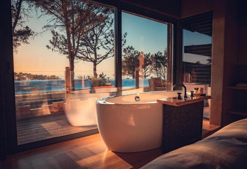 اتاق لوکس با تخت بزرگ, Charm Nature