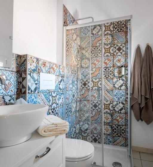 سوئیت جونیور با تراس, Altre Guest House