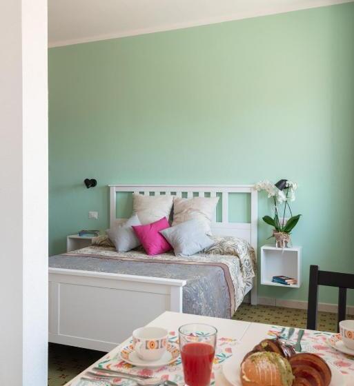 سوئیت جونیور با تراس, Altre Guest House