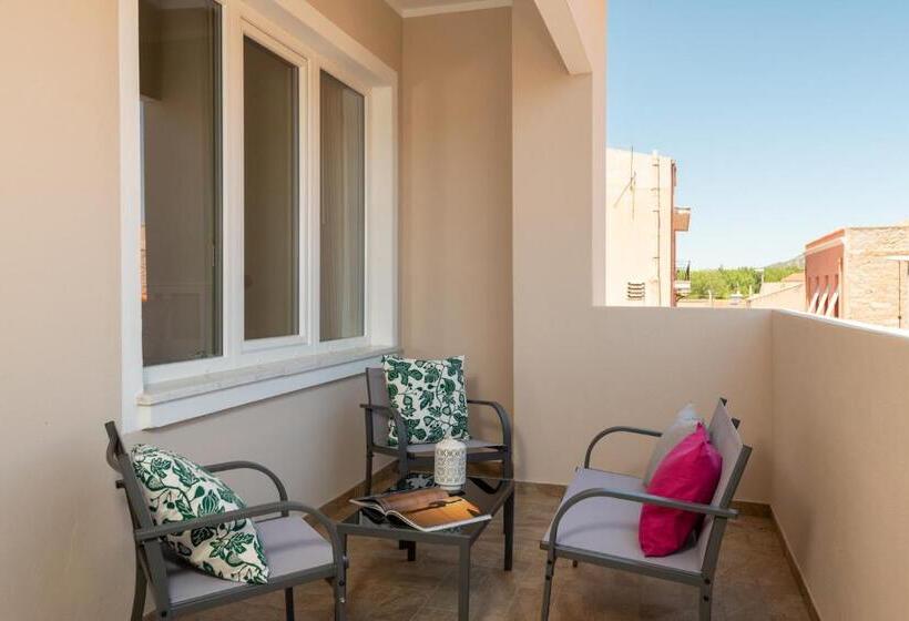 سوئیت جونیور با تراس, Altre Guest House