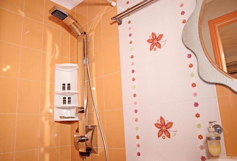 חדר סטנדרט לשלושה, Kontogoni Rooms