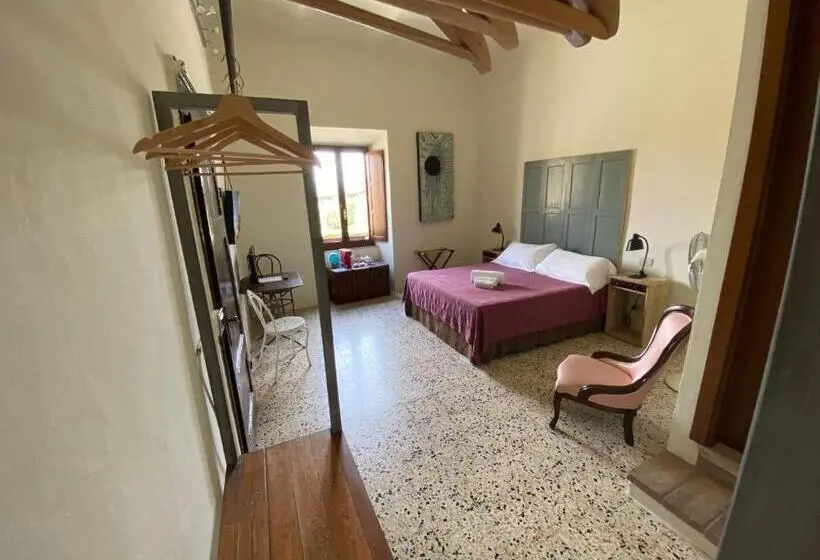 スーペリアールーム, Rooms And Wine Al Castello