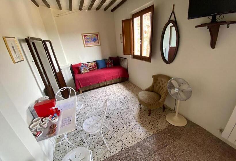 غرفة سوبيريور ثلاثية, Rooms And Wine Al Castello