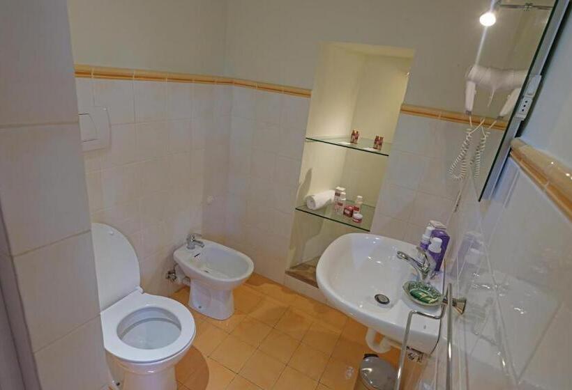 غرفة سوبيريور ثلاثية, Rooms And Wine Al Castello