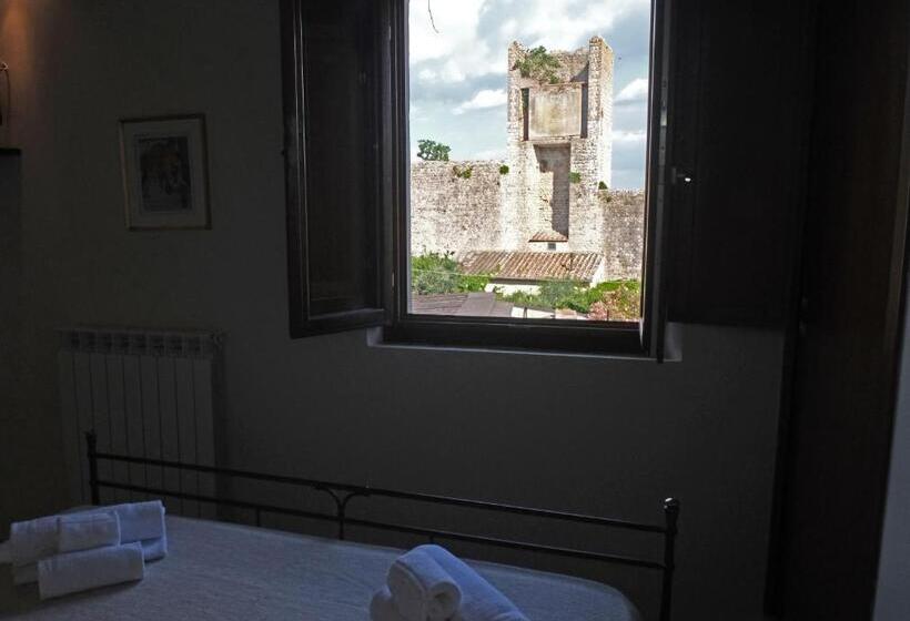 اتاق سوپریور سه تخته, Rooms And Wine Al Castello