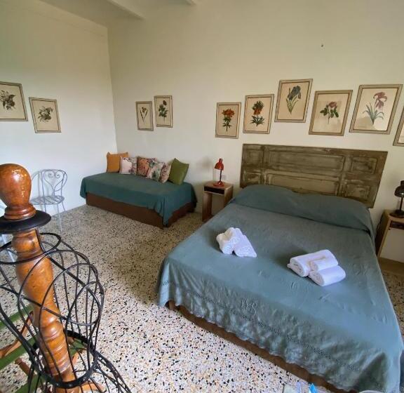 غرفة سوبيريور ثلاثية, Rooms And Wine Al Castello