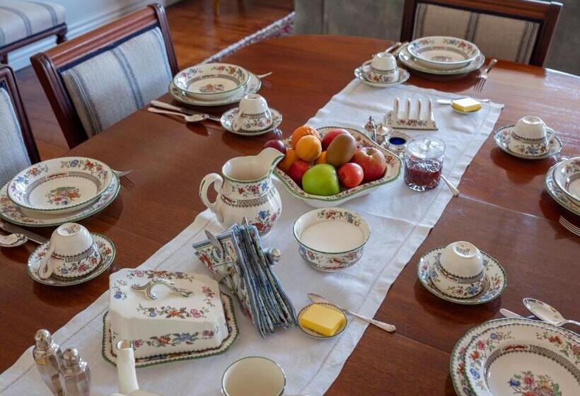 מיטת קינג בסוויטה, 415 Marine Parade