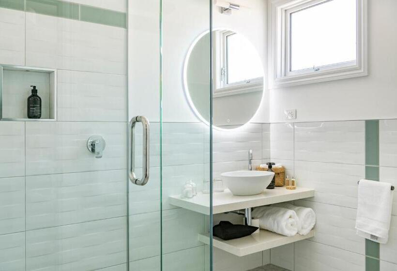 מיטת קינג בסוויטה, 415 Marine Parade