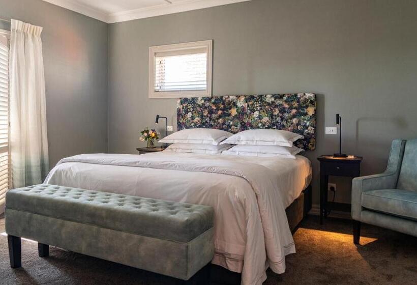 מיטת קינג בסוויטה, 415 Marine Parade