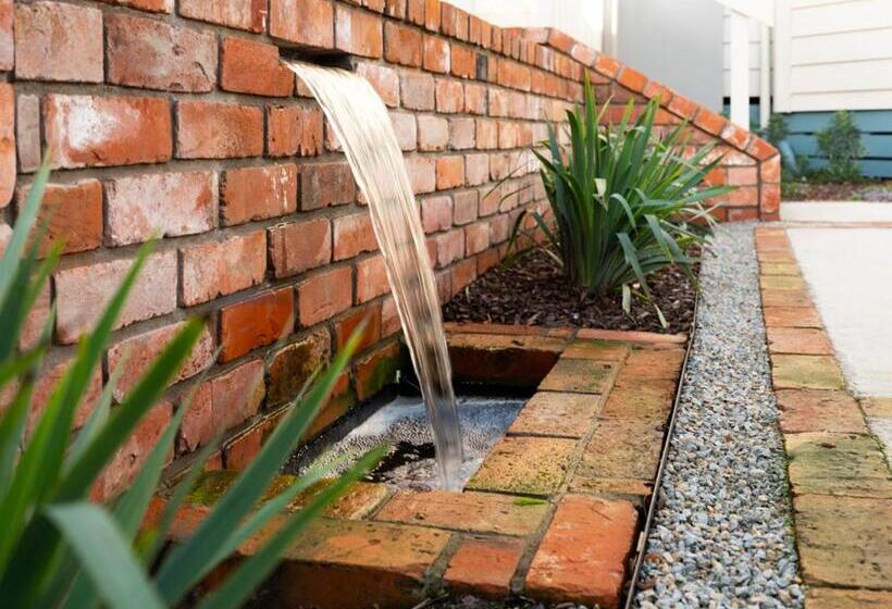 מיטת קינג בסוויטה, 415 Marine Parade