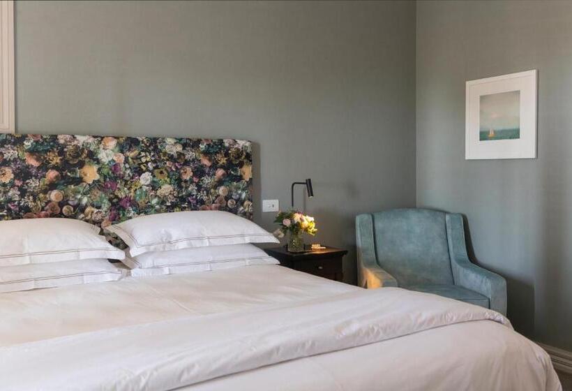 מיטת קינג בסוויטה, 415 Marine Parade