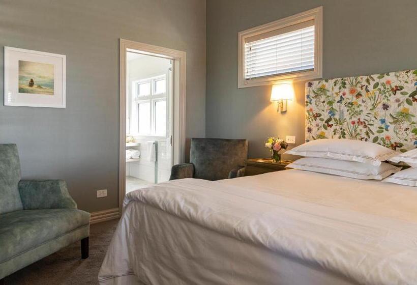 מיטת קינג בסוויטה, 415 Marine Parade