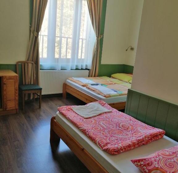 Номер Стандарт Трехместный, Kisfaludy Vendégház  Sümeg