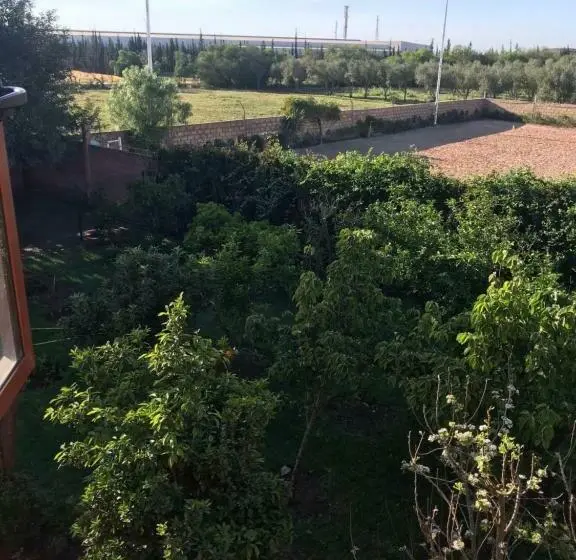 ガーデンビュースタンダードルーム, Equi Palace & Spa Near Aeroport