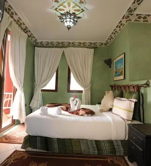 プールビュースタンダードステューディオ, Equi Palace & Spa Near Aeroport