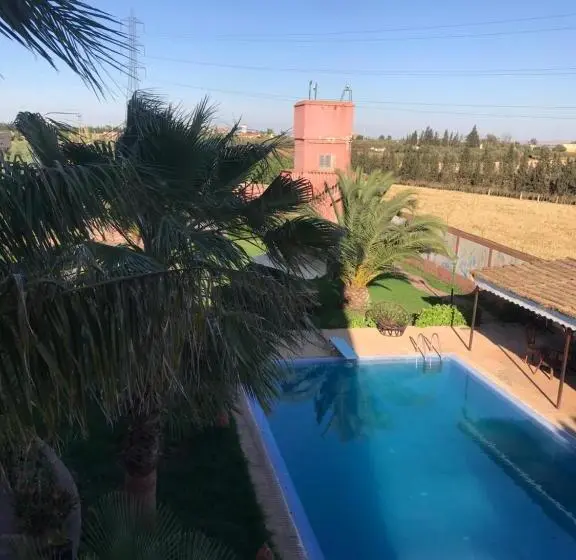 プールビュースタンダードステューディオ, Equi Palace & Spa Near Aeroport