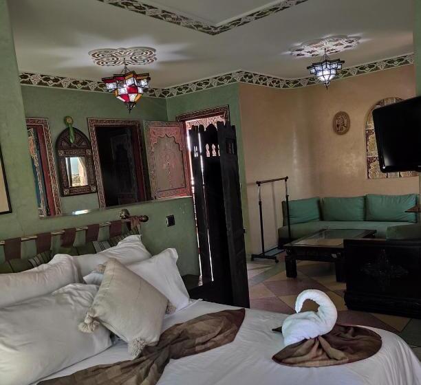 Студио Стандарт Вид на Бассейн, Equi Palace & Spa Near Aeroport