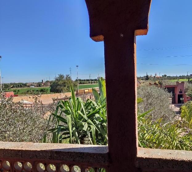 Люкс Вид на Бассейн, Equi Palace & Spa Near Aeroport