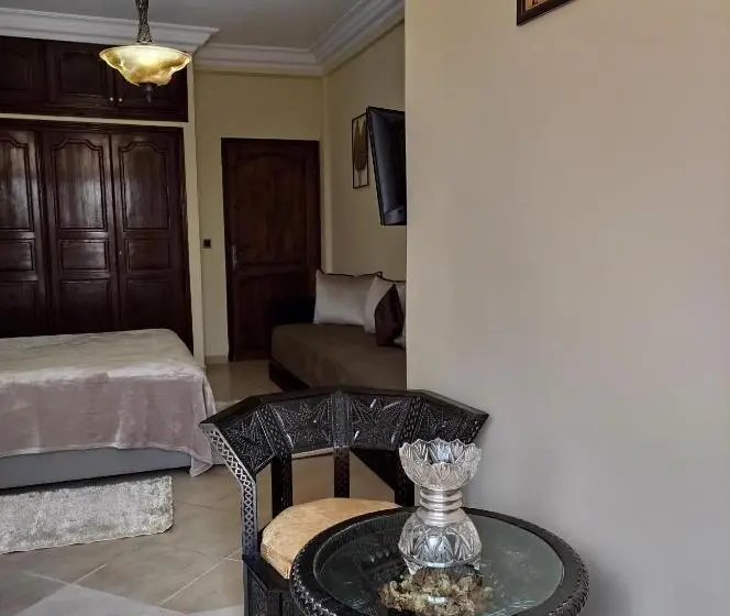 庭の見えるジュニアスイート, Equi Palace & Spa Near Aeroport