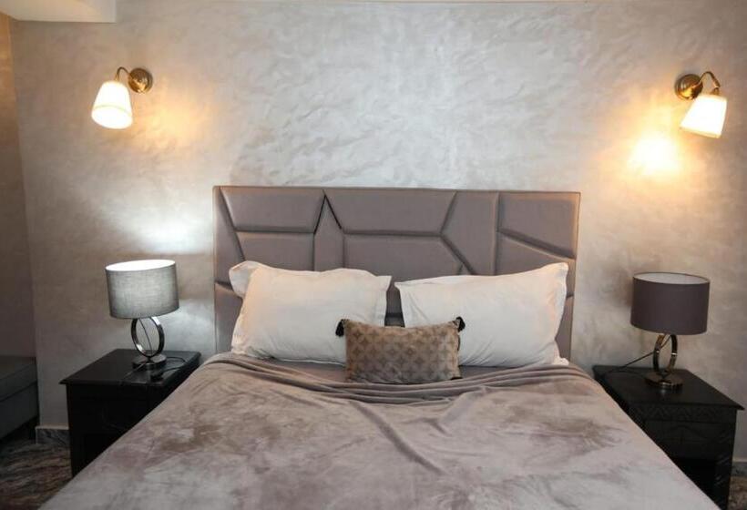 Люкс с Террасой, Equi Palace & Spa Near Aeroport