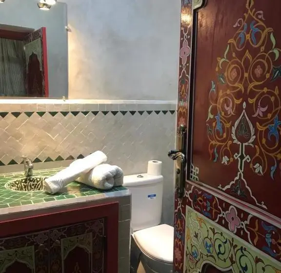 スタンダードスタジオ, Equi Palace & Spa Near Aeroport