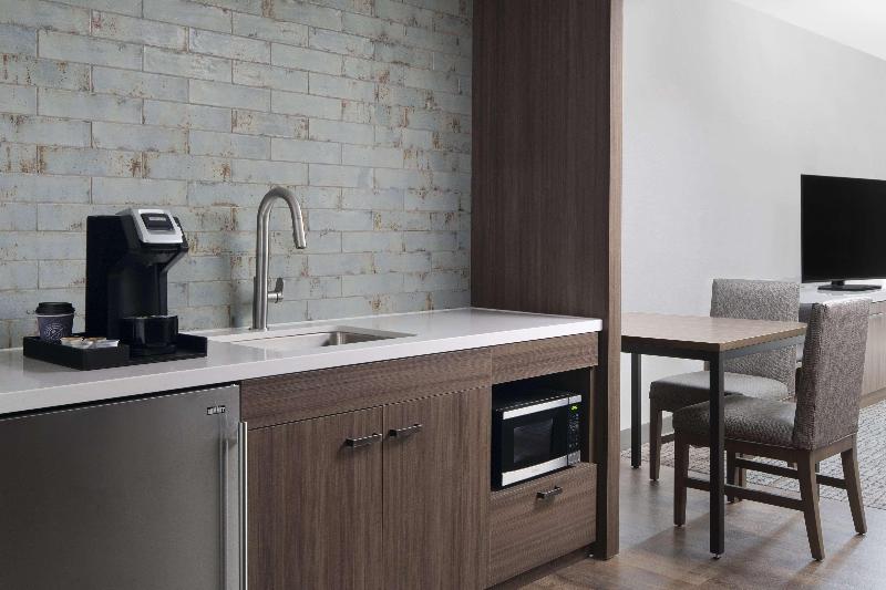 غرفة قياسية سرير كينج لذوى الإحتياجات الخاصة, Hilton Garden Inn Camden Waterfront Philadelphia