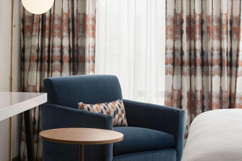 غرفة قياسية سرير كينج لذوى الإحتياجات الخاصة, Hilton Garden Inn Camden Waterfront Philadelphia