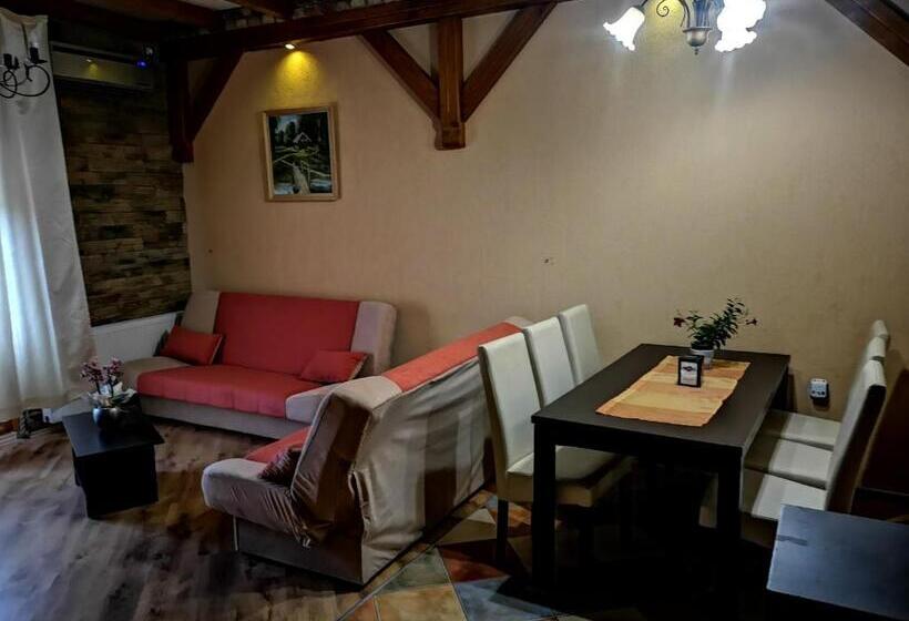 סוויטה עם מרפסת, Fortuna Vendégház