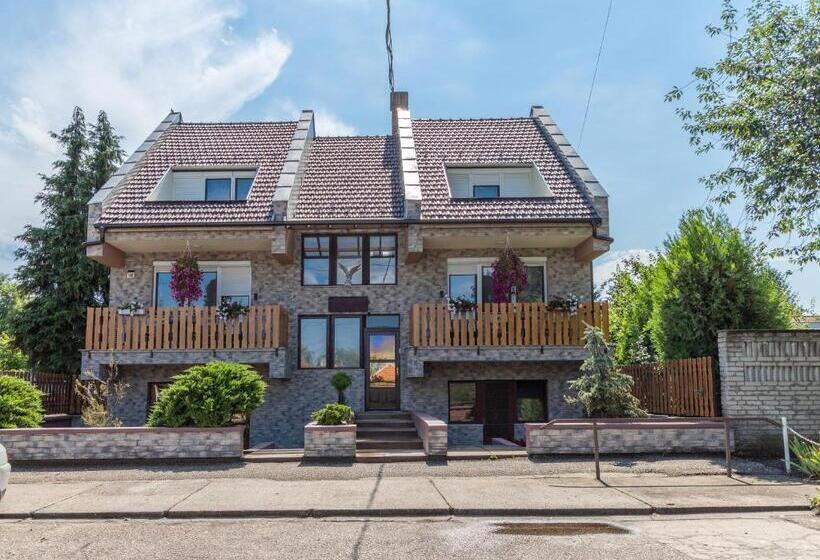 חדר דלוקס, Fortuna Vendégház