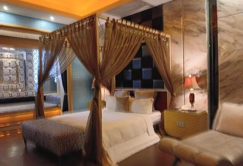 اتاق لوکس چهار تخته, 湖山風景旅館 Sun View Motel