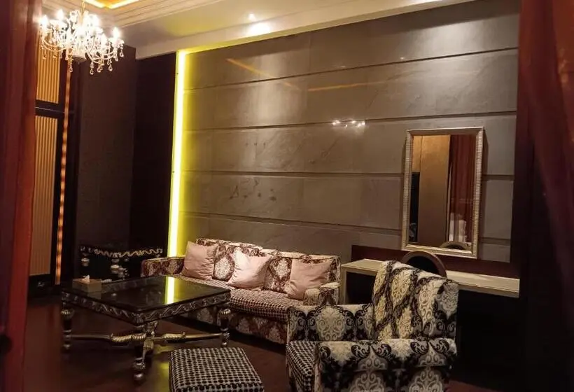 اتاق لوکس چهار تخته, 湖山風景旅館 Sun View Motel
