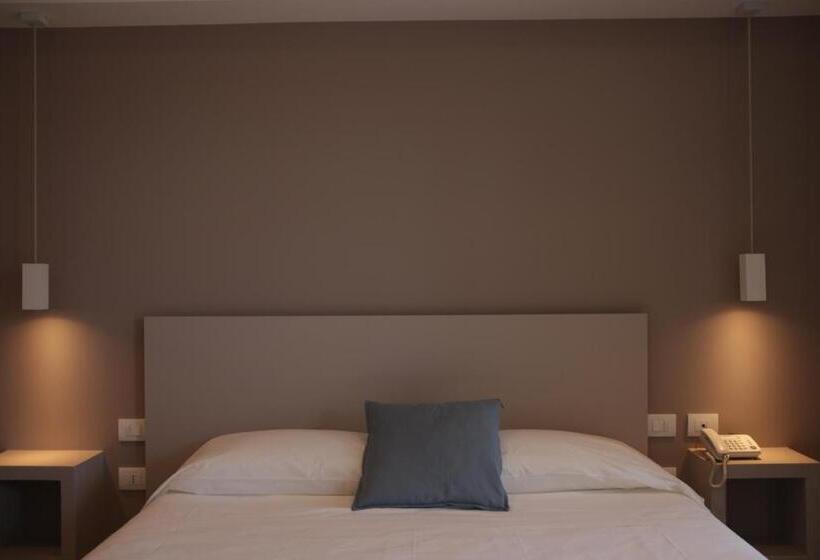 غرفة قياسية سرير كينج, Salapia Salis Resort