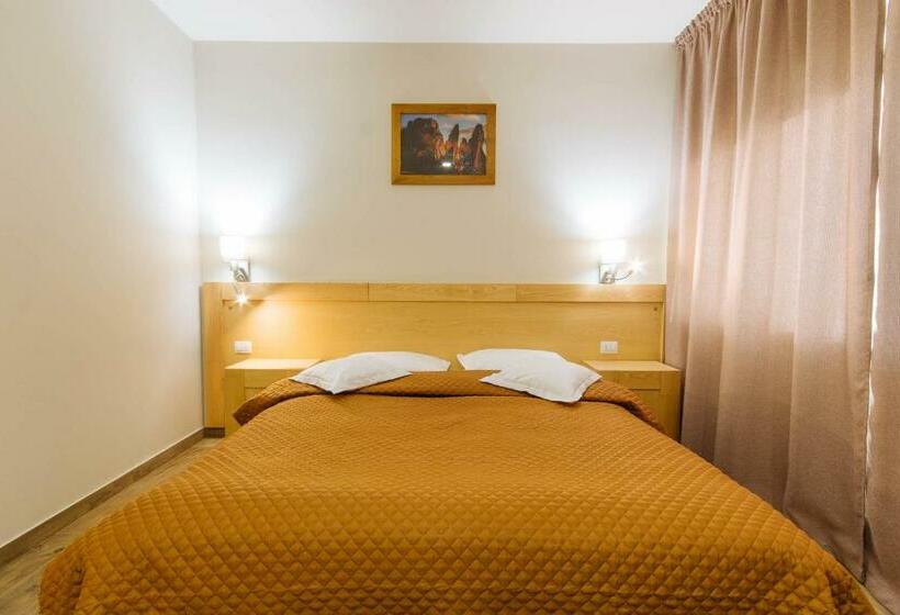 חדר סטנדרט, Comoara Rarăului