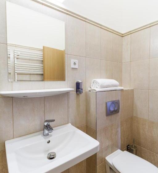 חדר סטנדרט לשלושה, Domus Peregrini Apartmanok