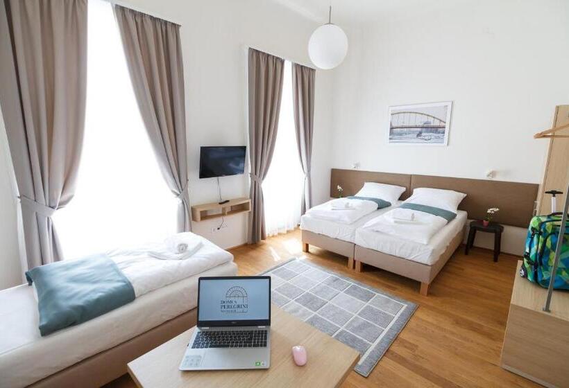 Номер Стандарт Трехместный, Domus Peregrini Apartmanok